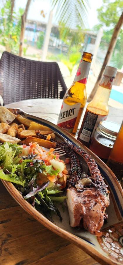 Surf & Turf Hotel Zacatecoluca Buitenkant foto